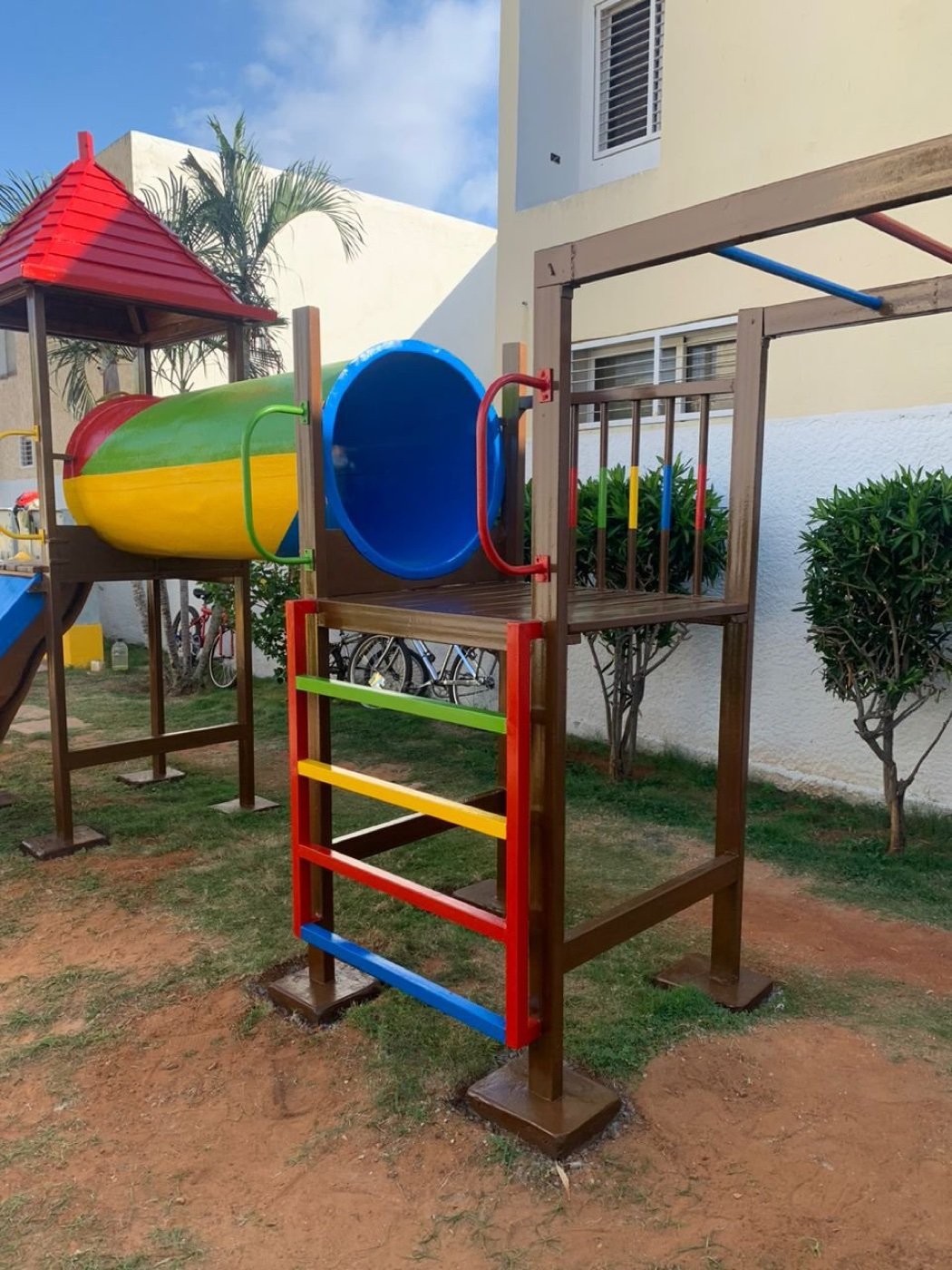 Parque infantil de madera del proyecto Residencia saman villa realizado por Ingeniarte